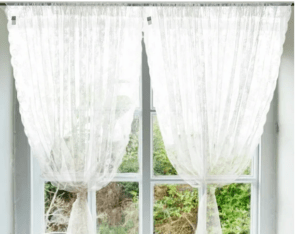 ستائر معتمة مطوية